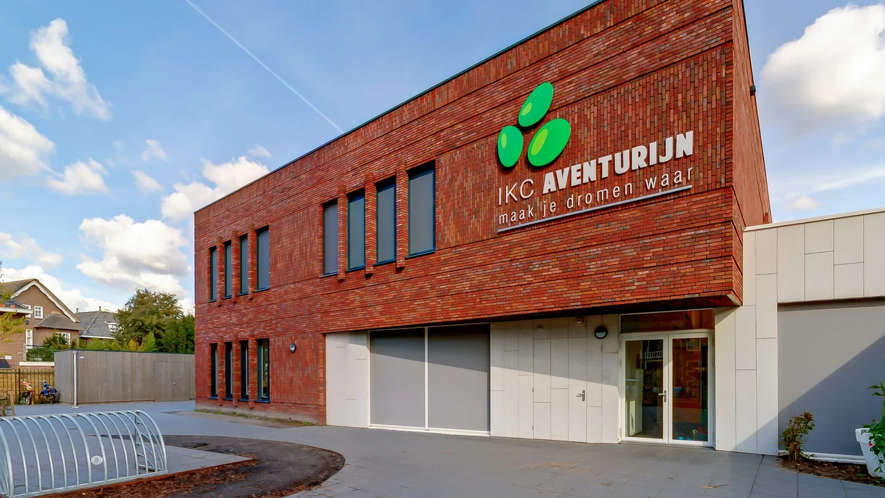 Hoofdingang van IKC Aventurijn in Leeuwarden