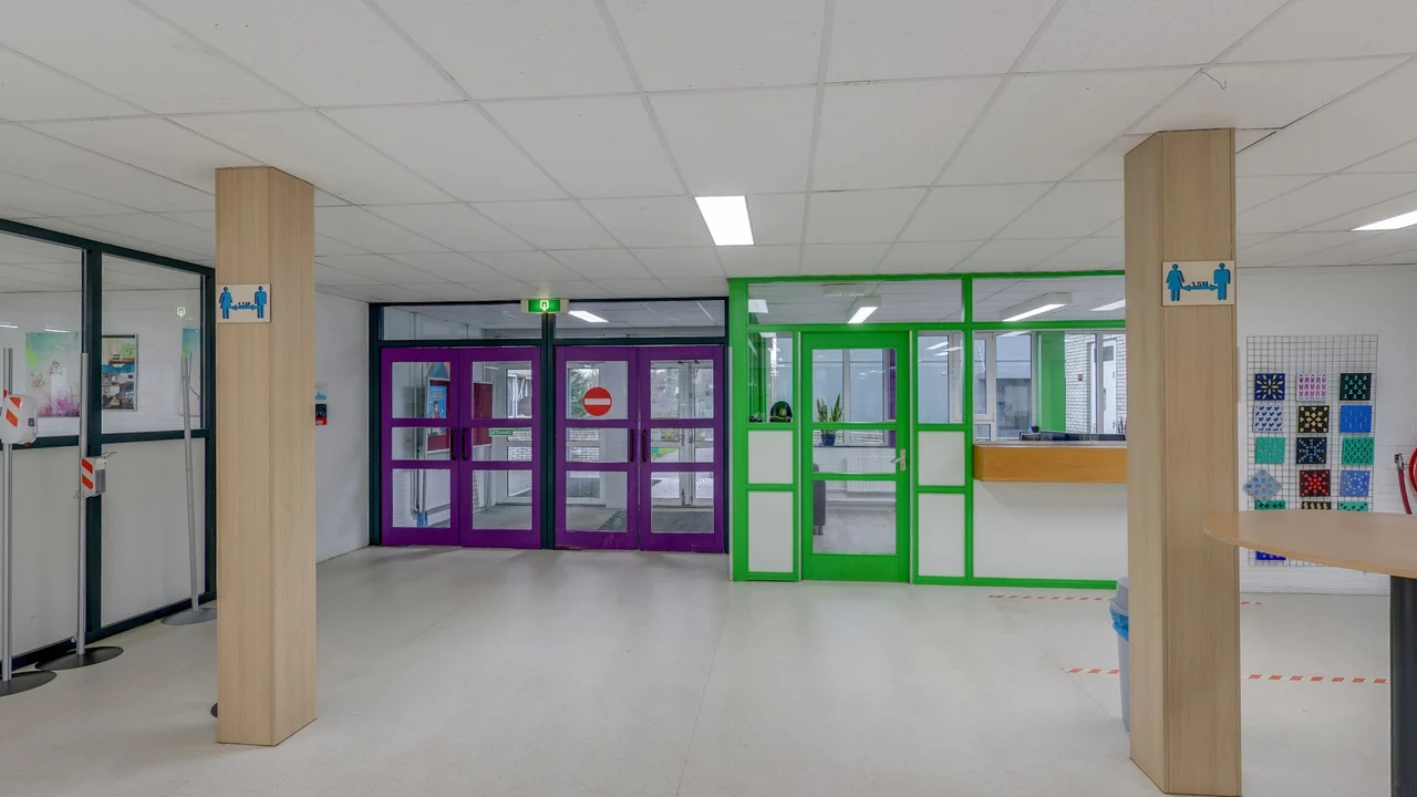 Hallway and entrance at Laurens Lyceum