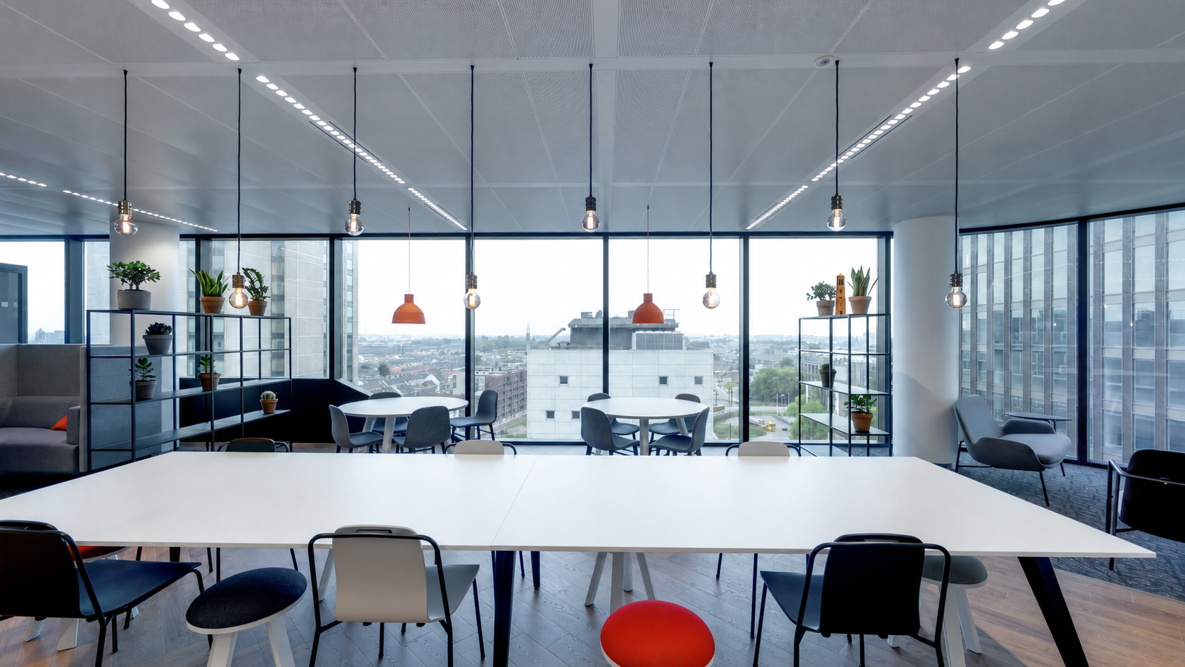 Employee Area met uitzicht over Utrecht in het kantoor van Infor