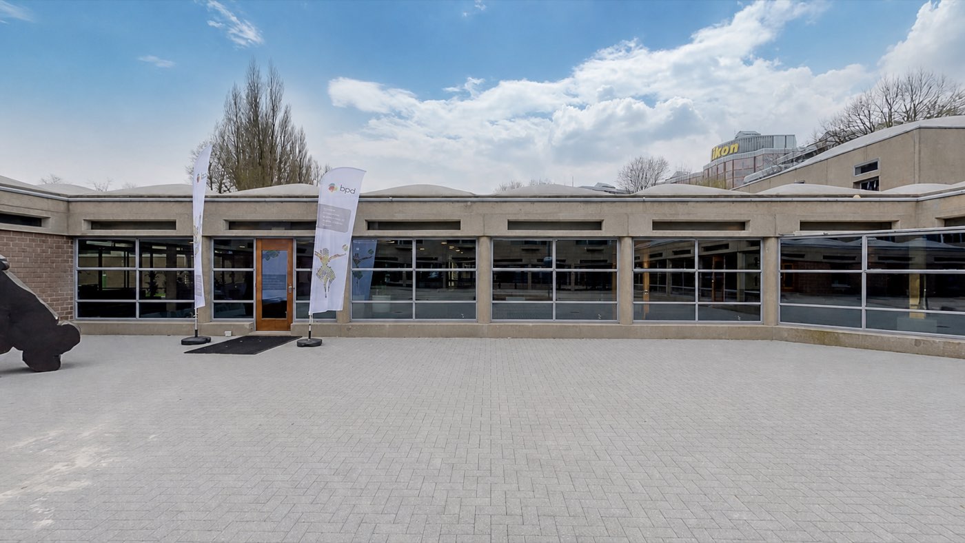 Entreeplein van het Burgerweeshuis in Amsterdam