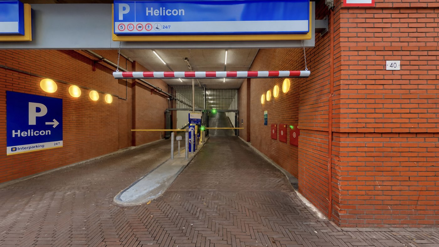 Ingang van parkeergarage Helicon in Den Haag