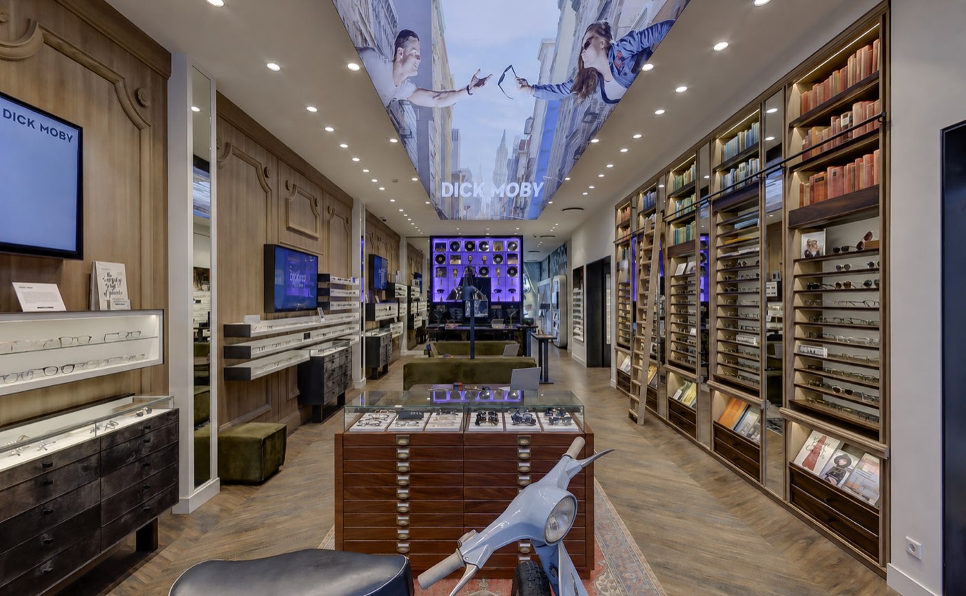 Interieur van optiekzaak DIJCK2 in Delft