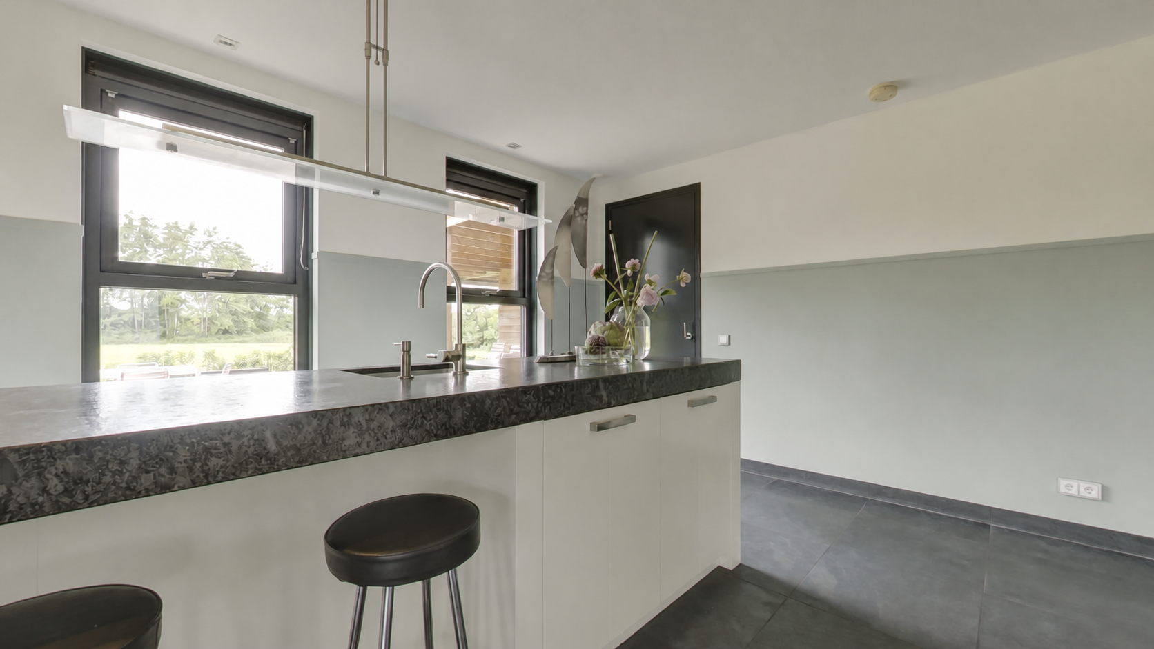 Moderne keuken in premium woning in Damwoude