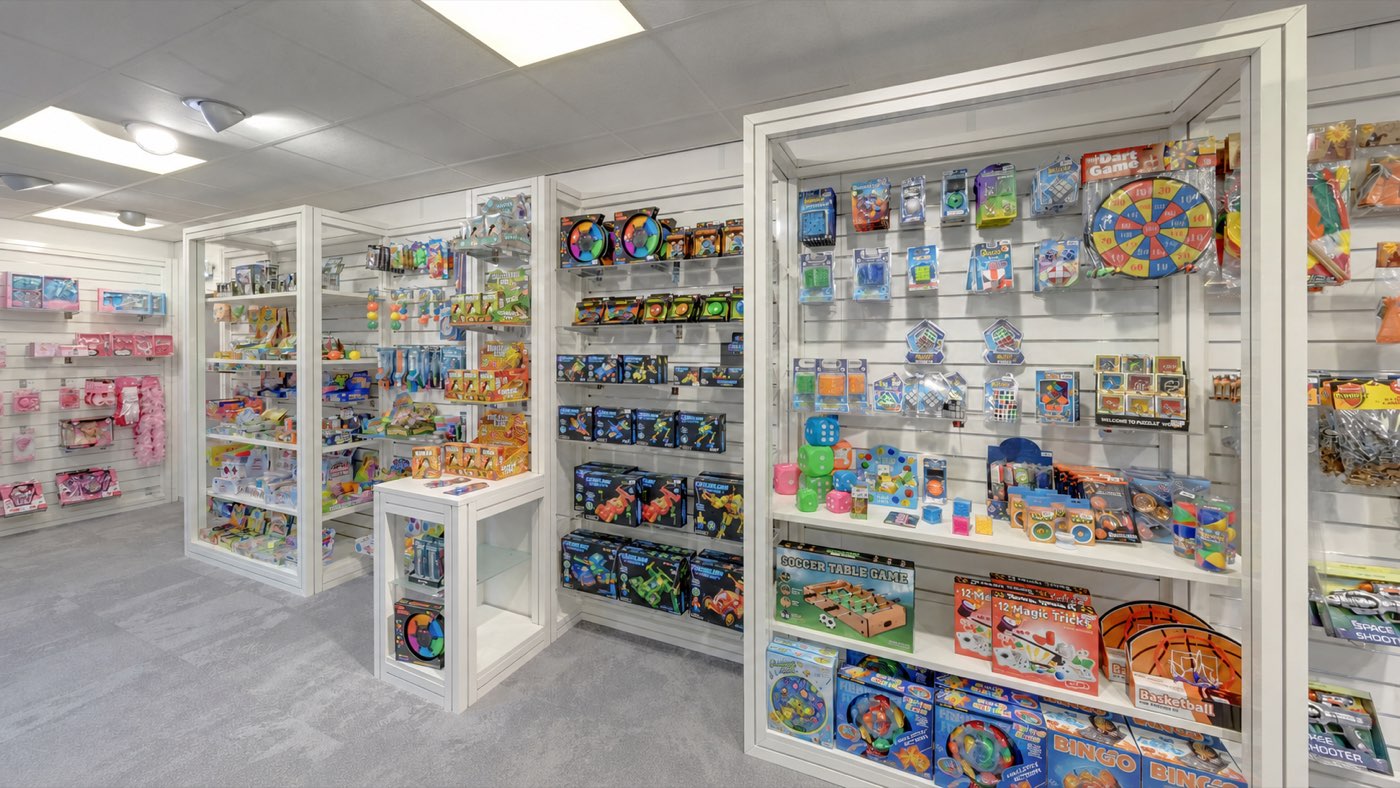 Speelgoedcollectie in de showroom van Johntoy