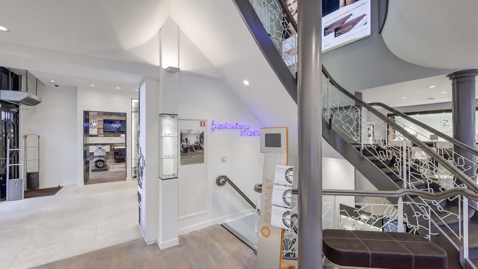 Trappenhuis van Van der Leeuw Optiek in Delft