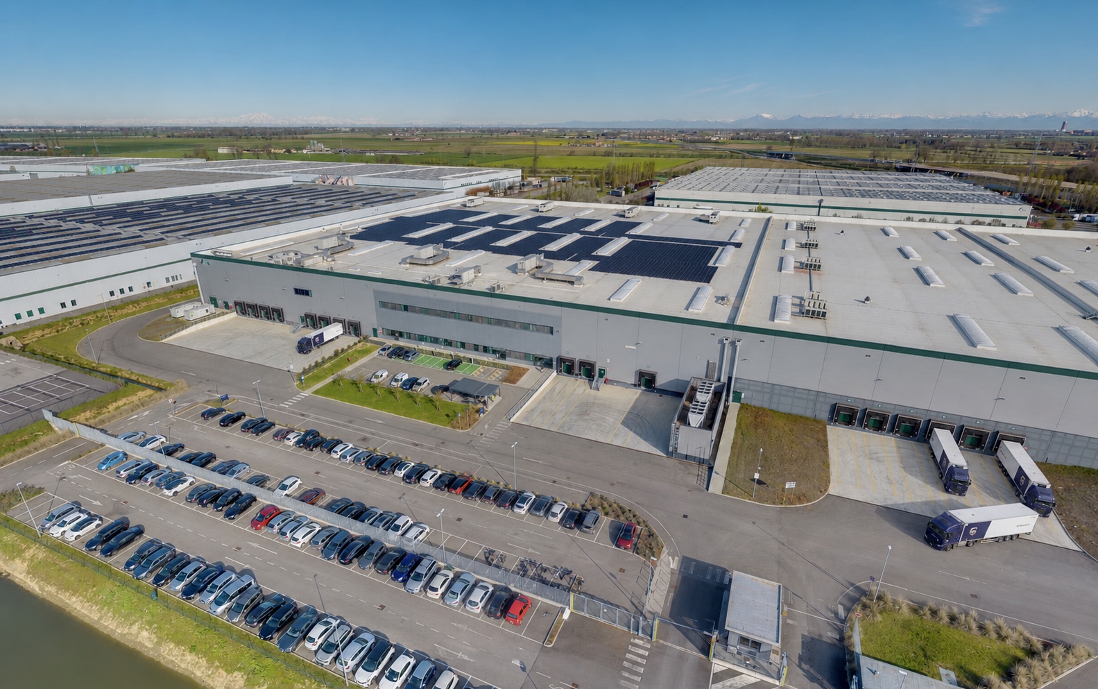 UPS Healthcare locatie in Somaglia bij Lodi vanuit de lucht