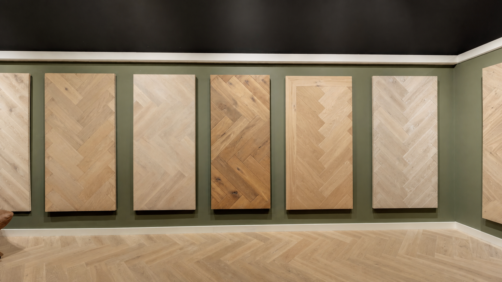 Presentatiewand met visgraatvloeren bij Dutzfloors